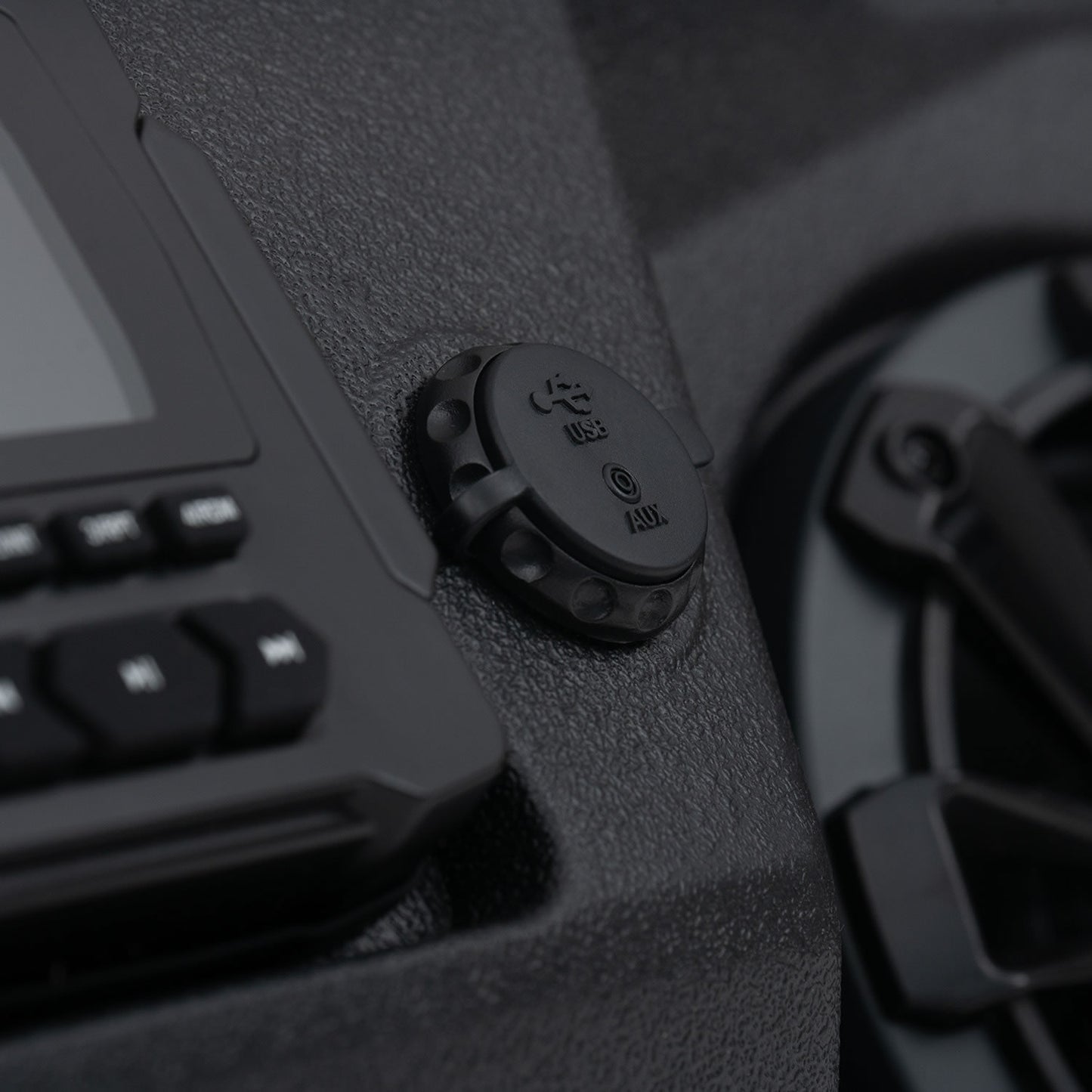 MBQD-STG4A-1 320-Watt STAGE 4 Can-Am Defender Audio System usb input