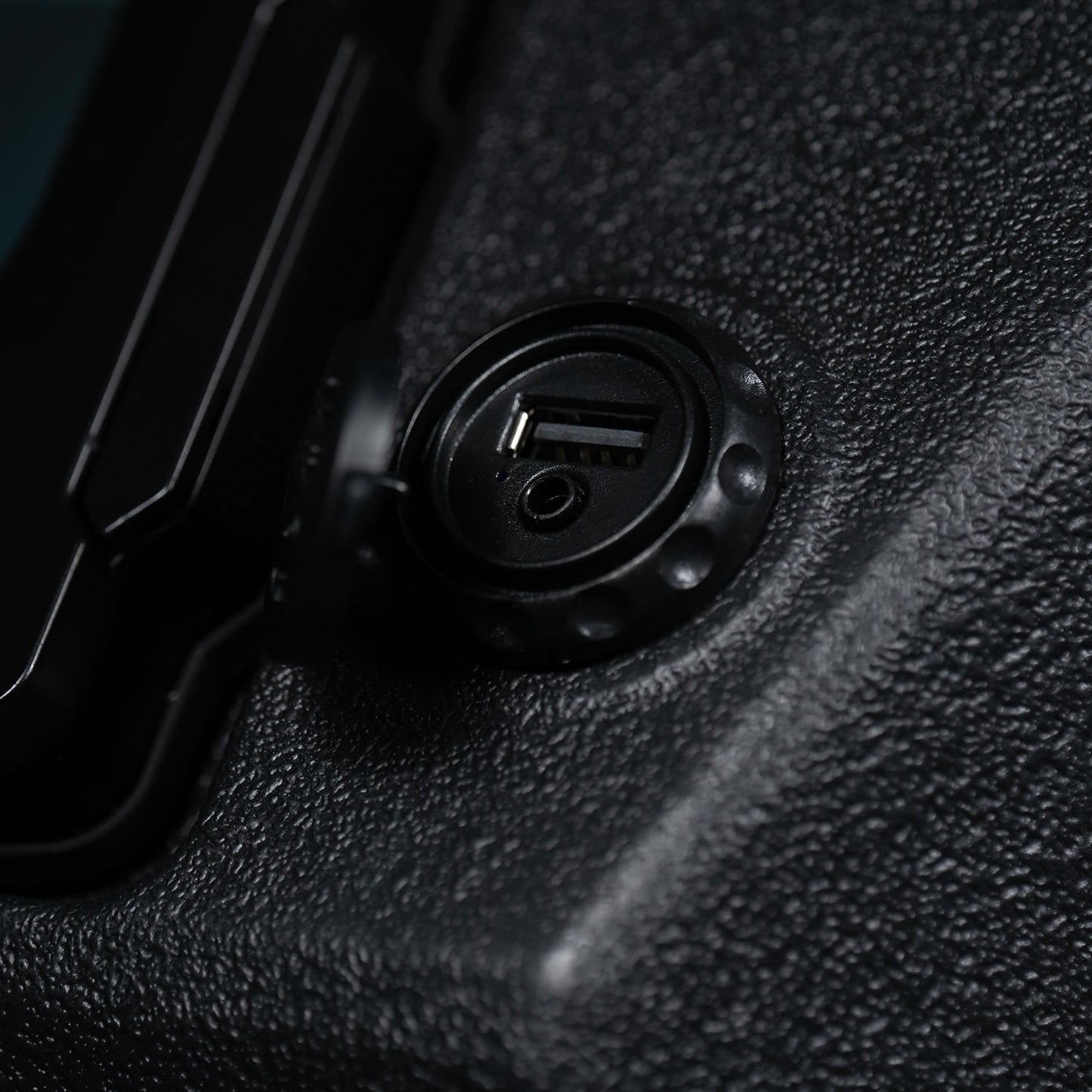 MBQD-STG4A-1 320-Watt STAGE 4 Can-Am Defender Audio System usb